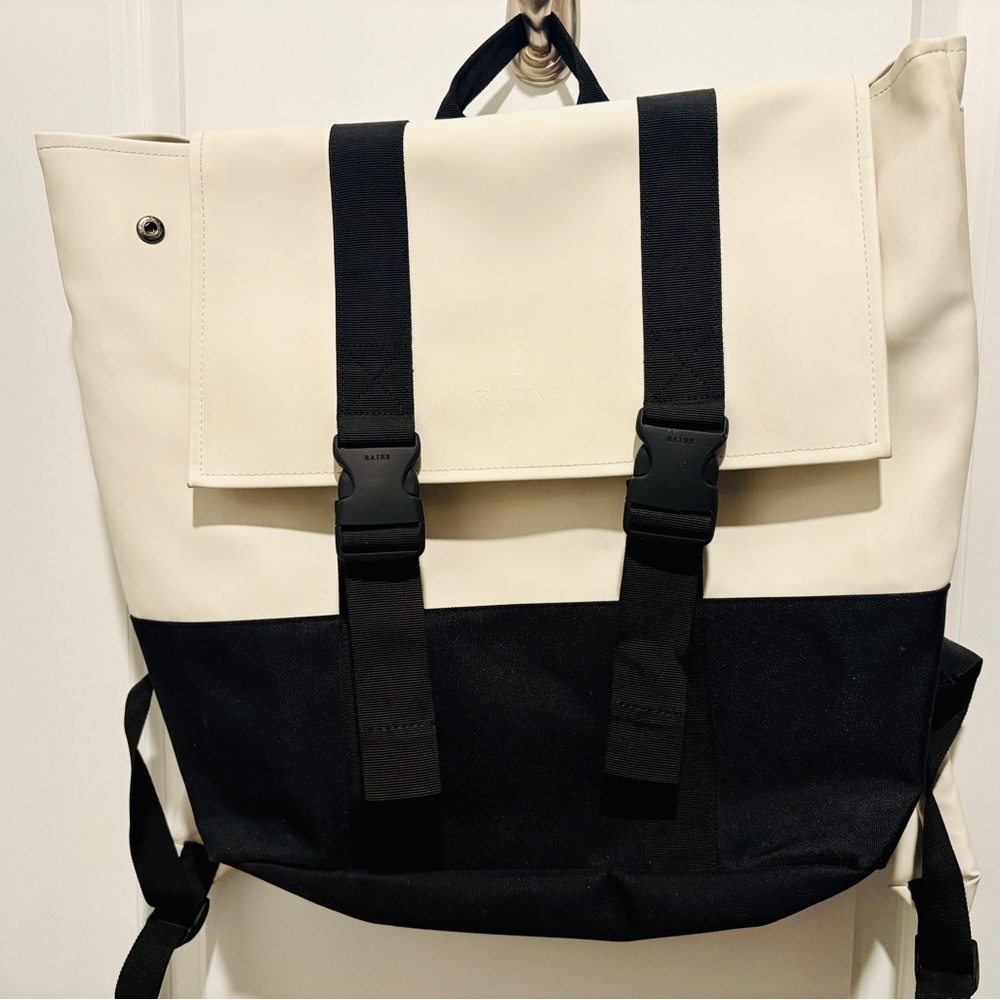 Rains Black and White Men's Backpack